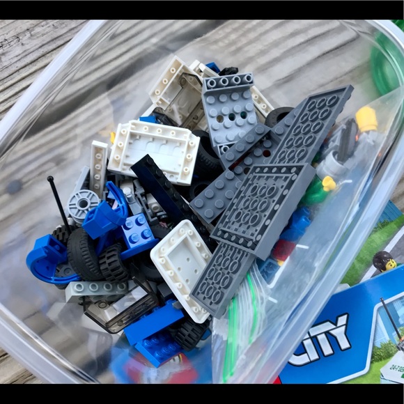 100% COMPLETE Lot 2 LEGO City Vehicles 60081 Tow Truck Town Sets 30360 Ice Saw - Picture 4 of 10